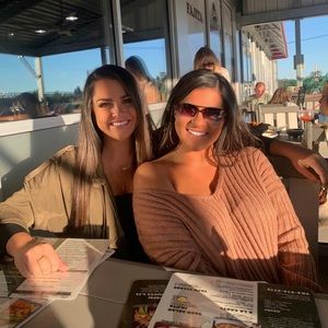 Meet your Posher, Casondra